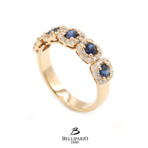Anello Pentalogy Blue Round in Oro Rosa18 Kt. con Zaffiri Blu e Diamanti - Bellipario 1880. Anello con zaffiri blu Bellipario 1880.