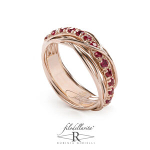 Collezione Rubinia Gioielli, anello Filodellavita, linea "Prezioso" 7 fili in oro rosa 9 kt. e rubini; Bellipario Gioielleria filodellavita AN112RRB